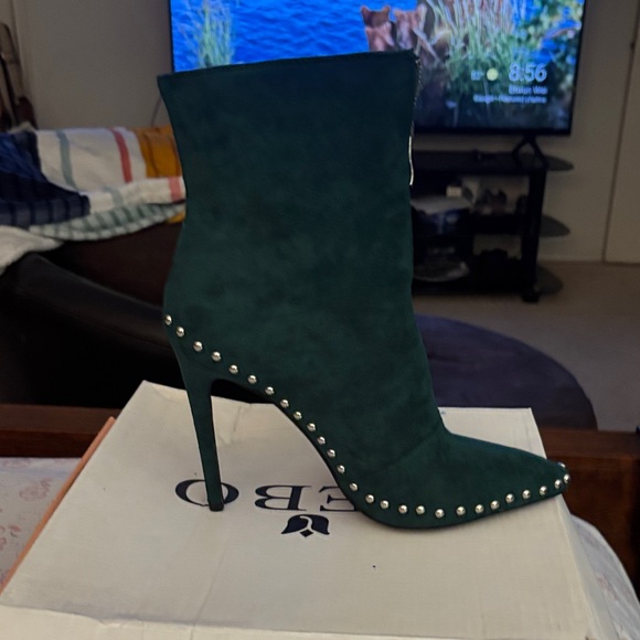 Chic Green Heeled Boots with Studded Detail - Picture 3 of 3